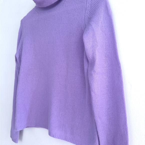Bloomingdale's Petites Soft Lilac 100% Cashmere Turtleneck Sweater - Picture 2 of 6